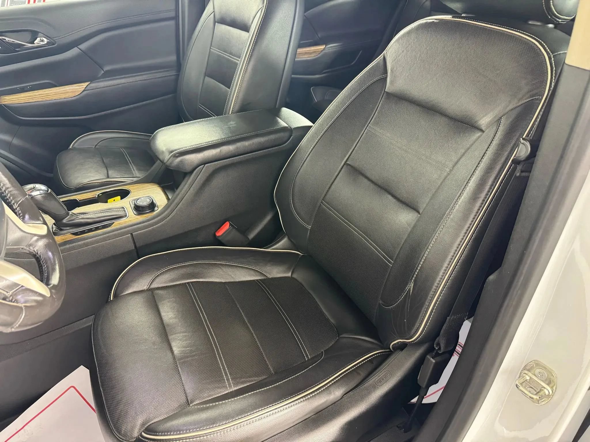 Used 2019 GMC Acadia Denali AWD/4WD image 33