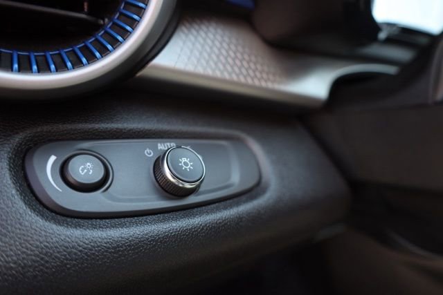 Certified 2025 Chevrolet Trax LS image 18