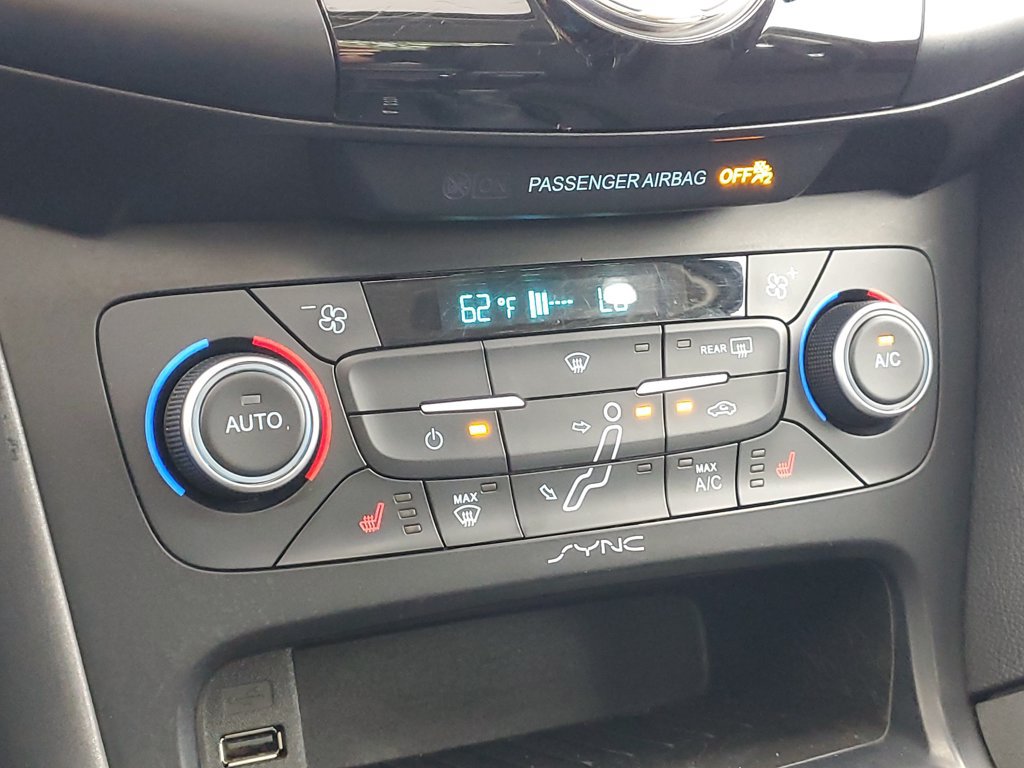 Used 2018 Ford Focus SEL w/ Cold Weather Package FWD image 22