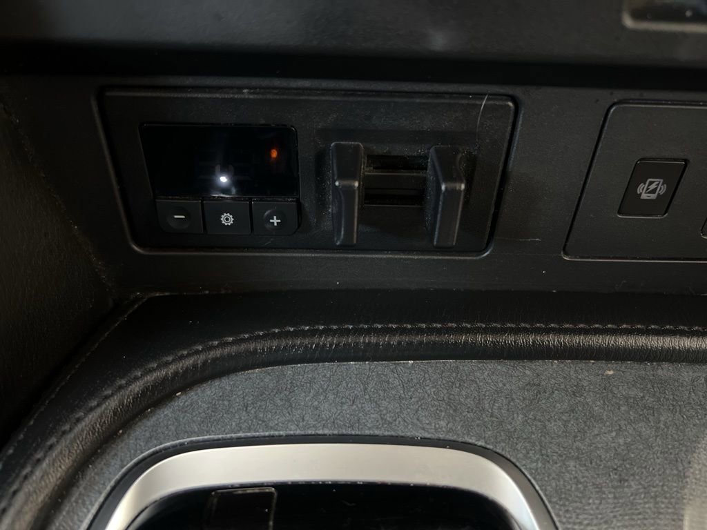 Used 2021 Nissan Armada SV image 37