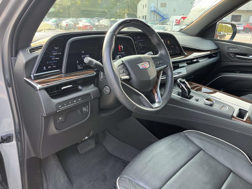Used 2023 Cadillac Escalade Premium Luxury AWD/4WD image 18