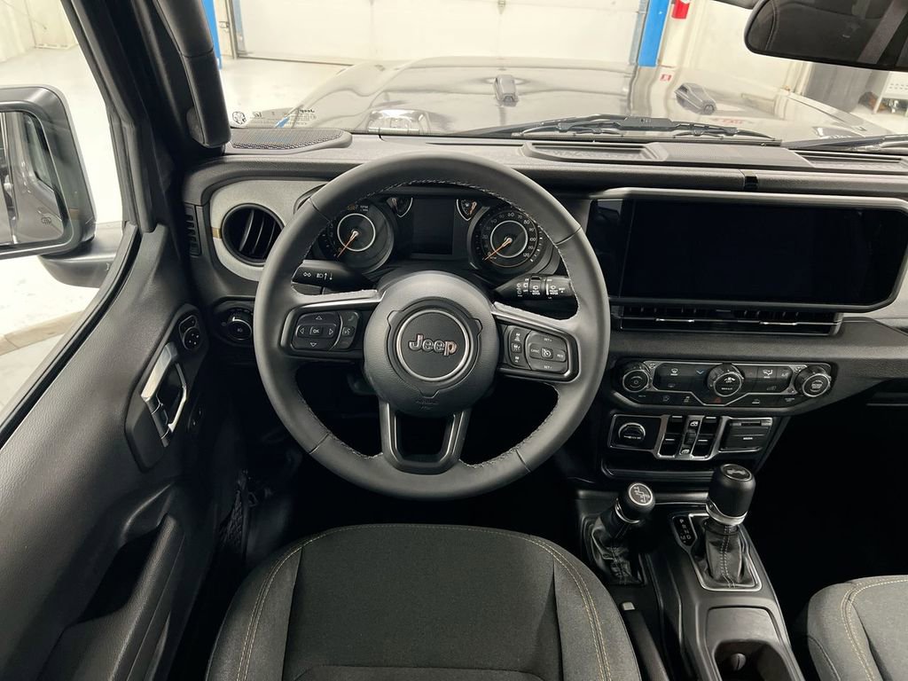 Used 2025 Jeep Wrangler Unlimited Sport AWD/4WD image 11