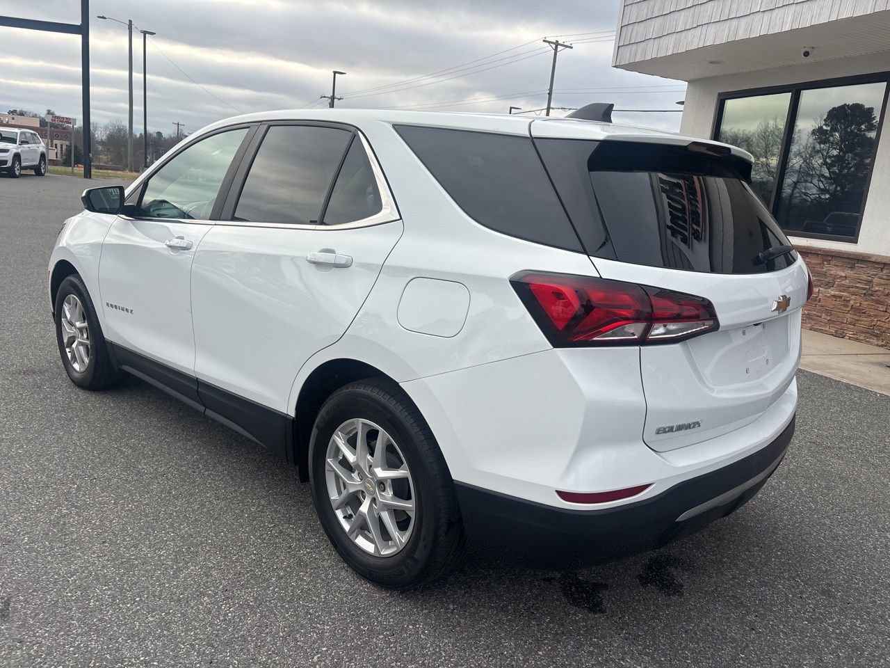 Used 2023 Chevrolet Equinox LT image 6