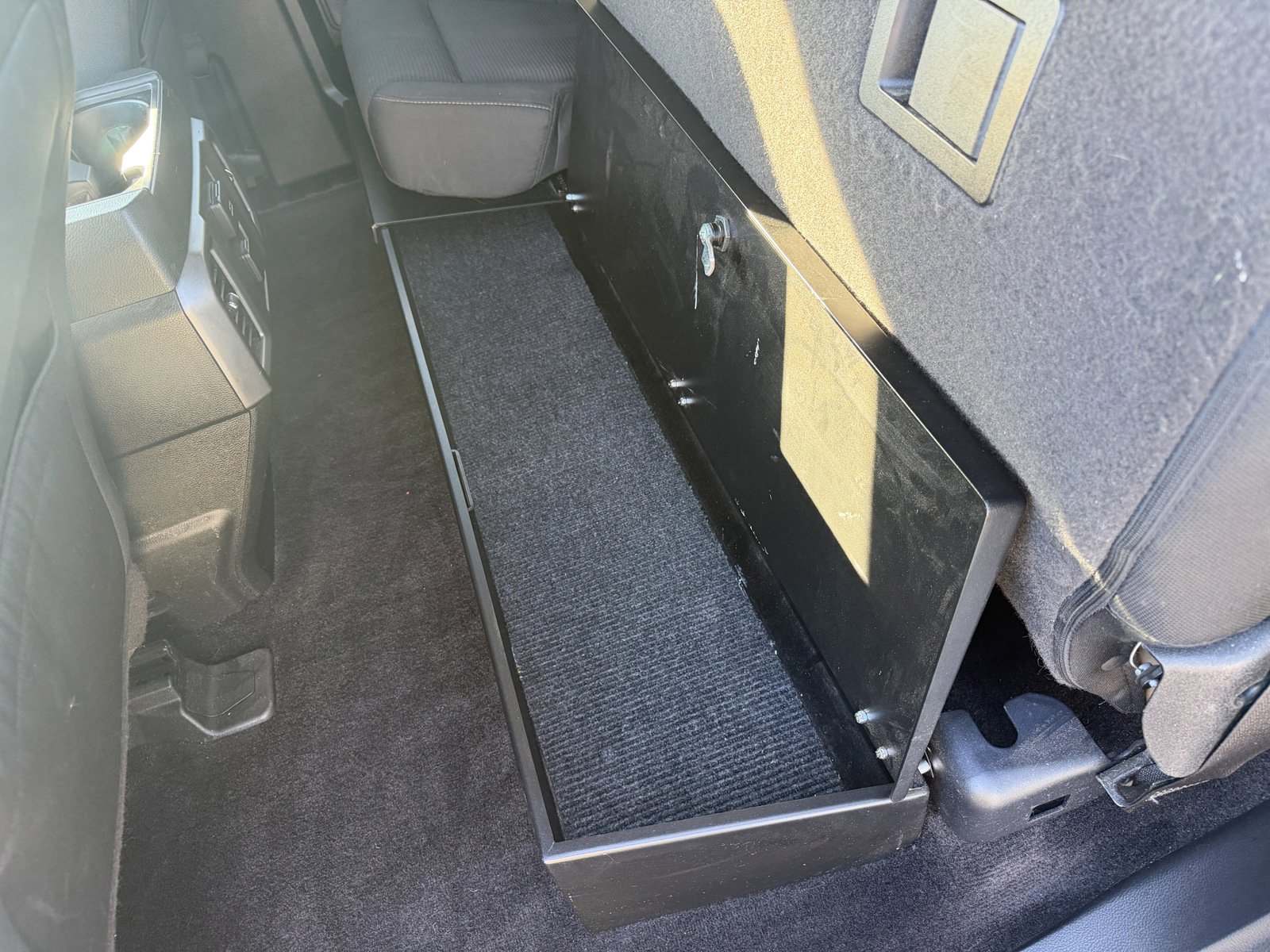 Used 2015 Ford F150 Lariat image 26