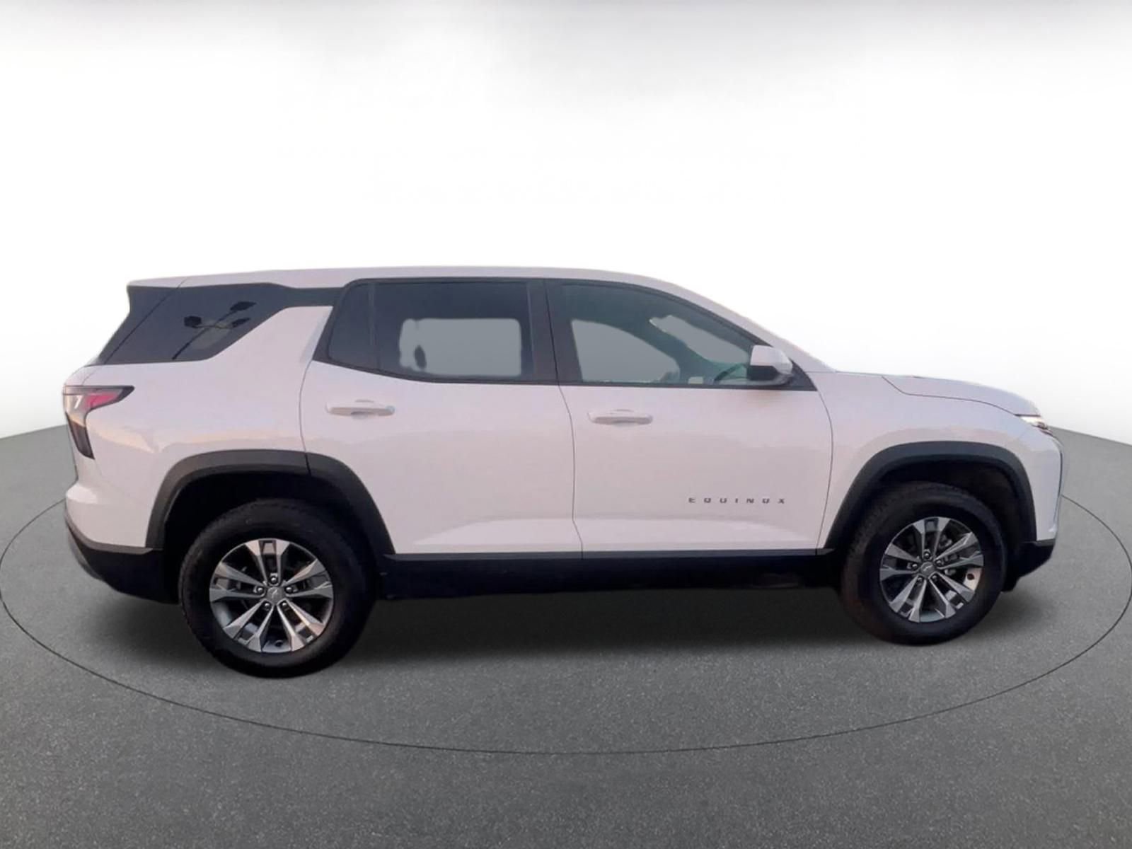 Used 2025 Chevrolet Equinox LT image 16