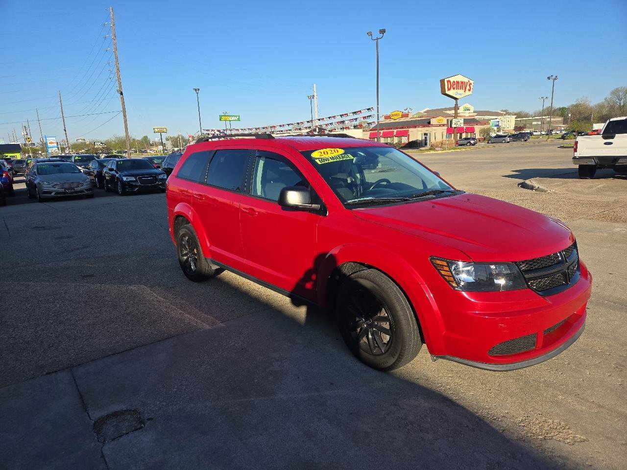 Used 2020 Dodge Journey SE w/ Blacktop Package image 4