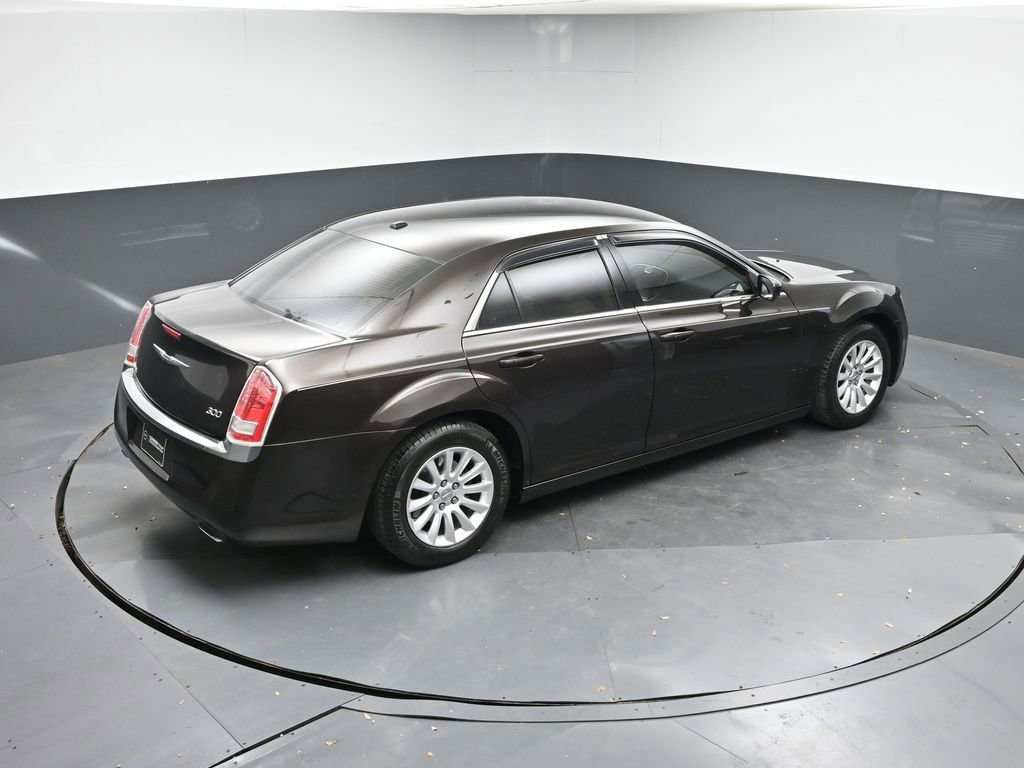 Used 2013 Chrysler 300 Base image 36