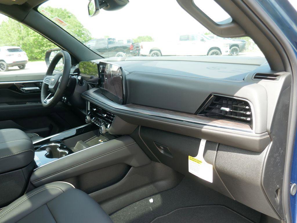 New 2026 Chevrolet Suburban Premier AWD/4WD image 10