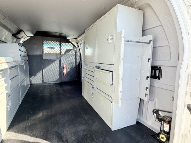 Used 2006 Ford E-250 and Econoline 250 RWD image 12
