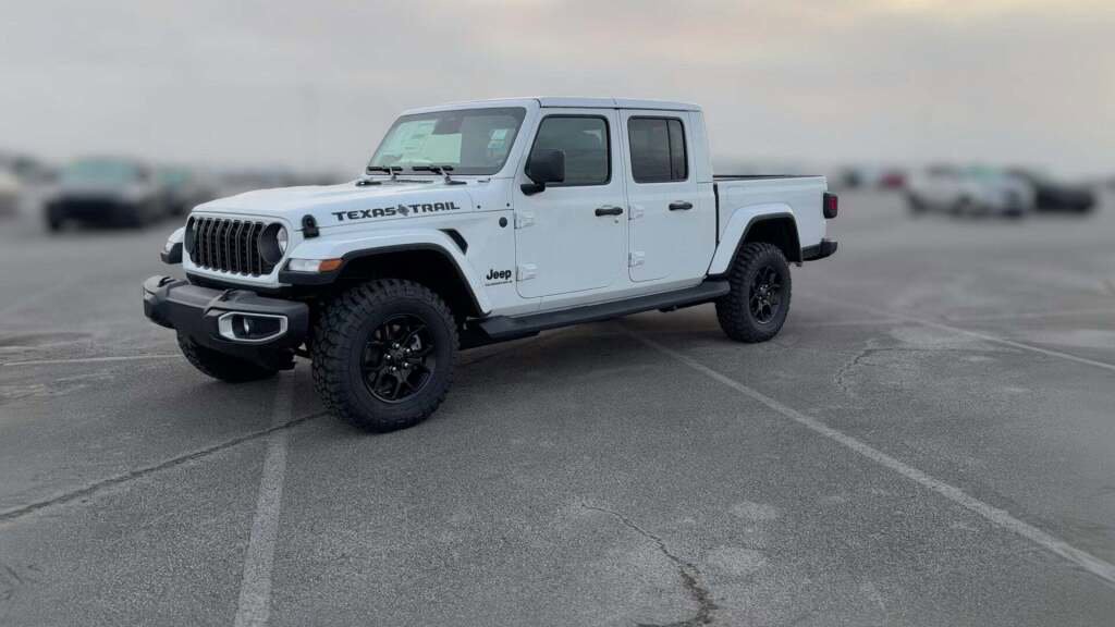 New 2026 Jeep Gladiator Sport