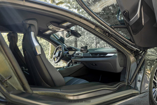 Used 2015 BMW i8 AWD/4WD image 31