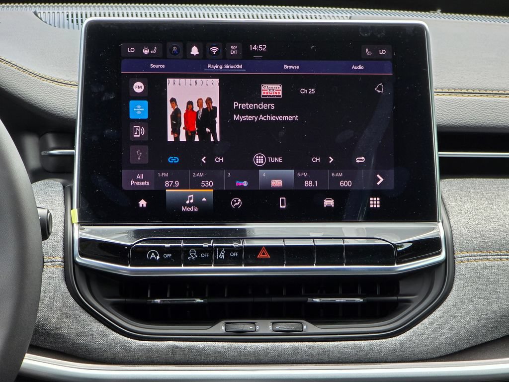 New 2026 Jeep Compass Latitude AWD/4WD image 8