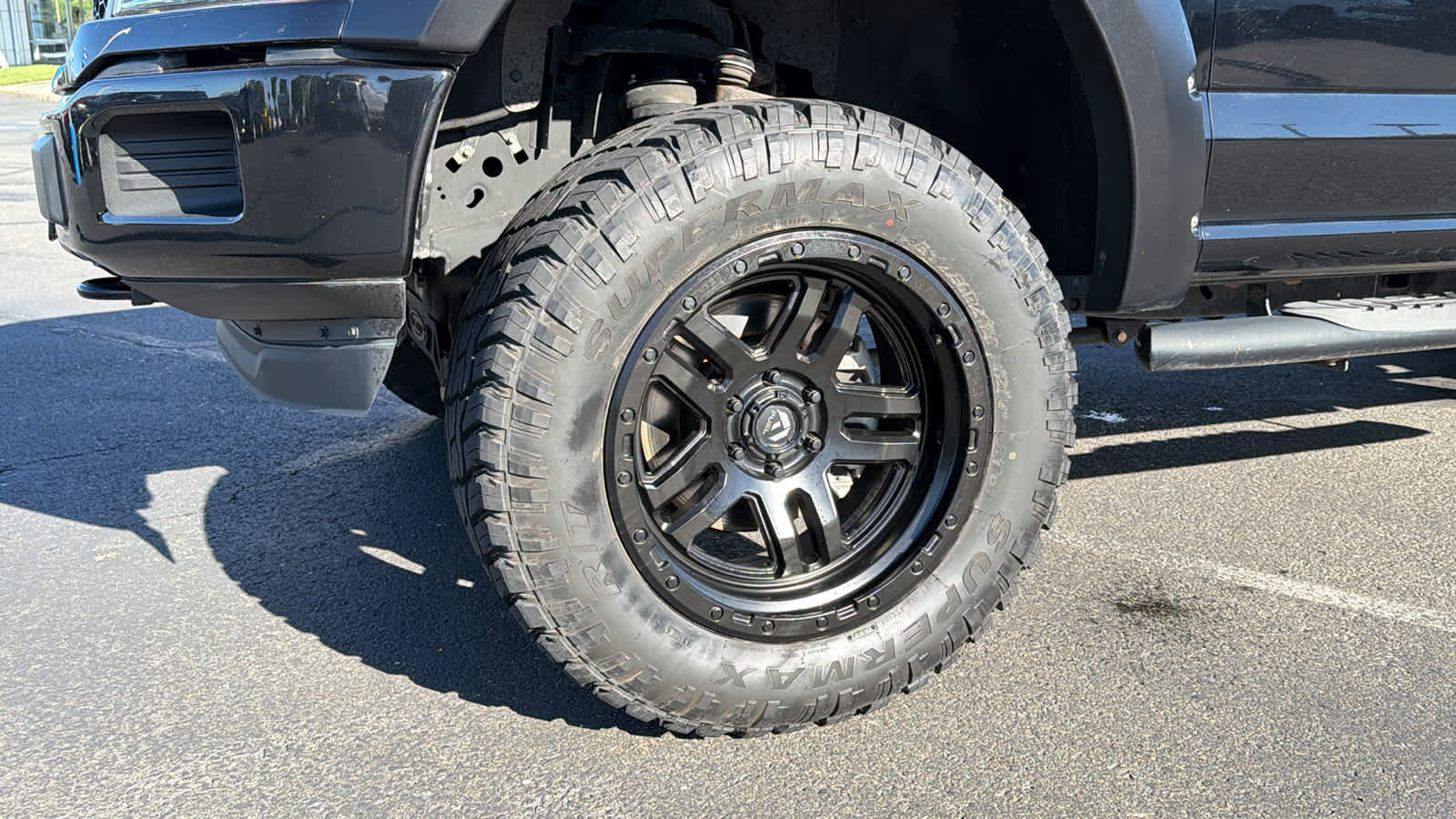 Used 2018 Ford F150 XLT w/ Equipment Group 302A Luxury image 9