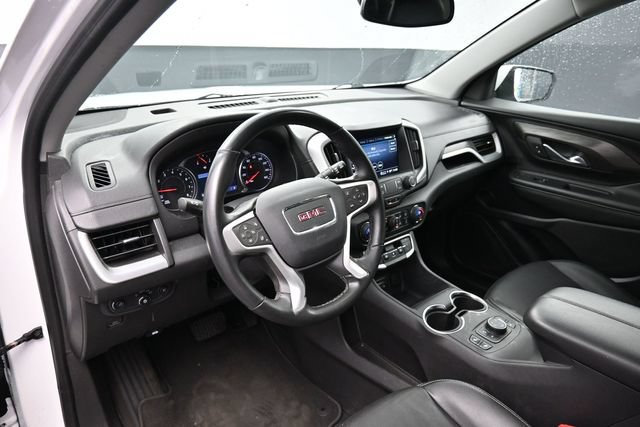 Used 2024 GMC Terrain SLT AWD/4WD image 17