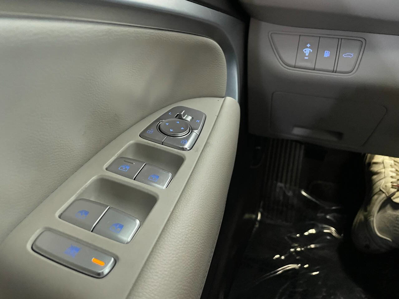 Used 2024 Genesis G70 2.5T image 40