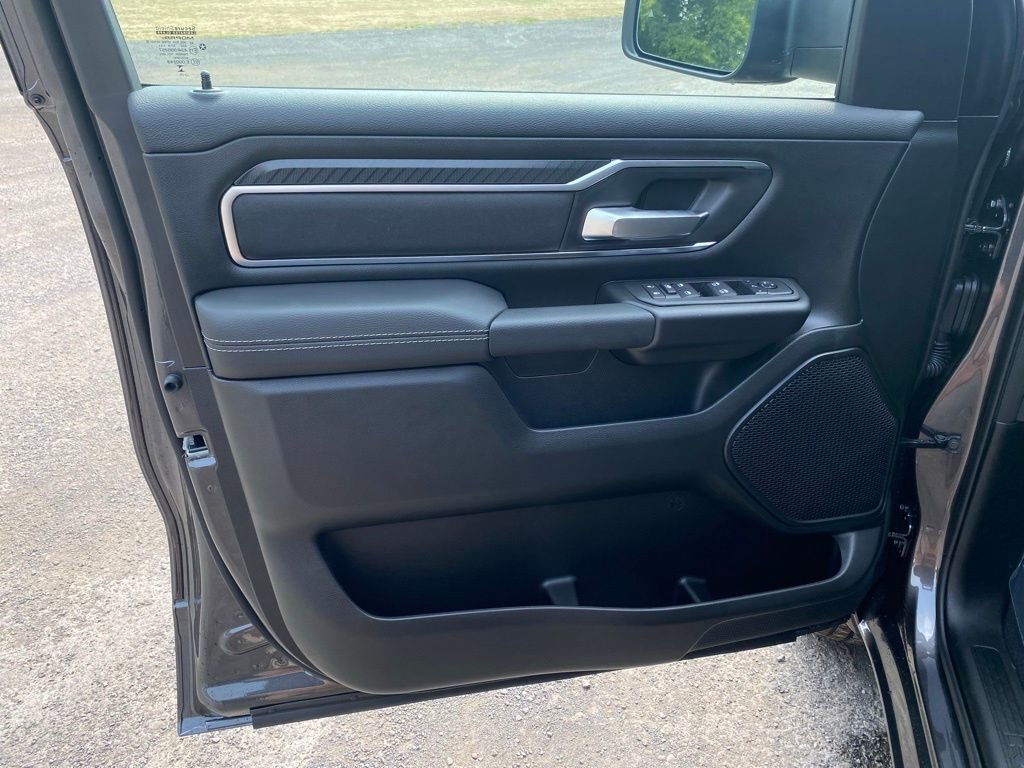 New 2026 RAM 1500 4x4 Crew Cab image 9