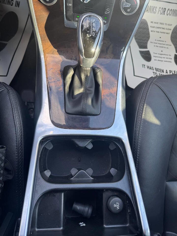 Used 2015 Volvo XC70 T6 image 22