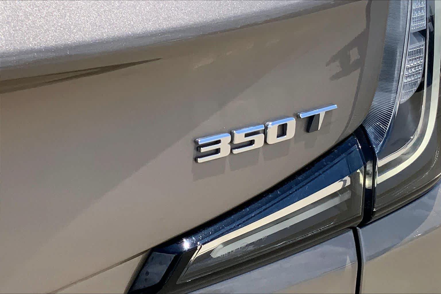 Used 2024 Cadillac XT4 Sport w/ Cold Weather Package FWD image 10