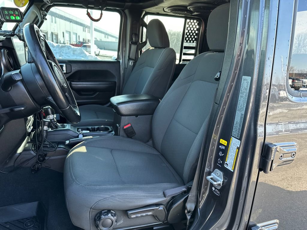 Used 2022 Jeep Gladiator Sport image 3