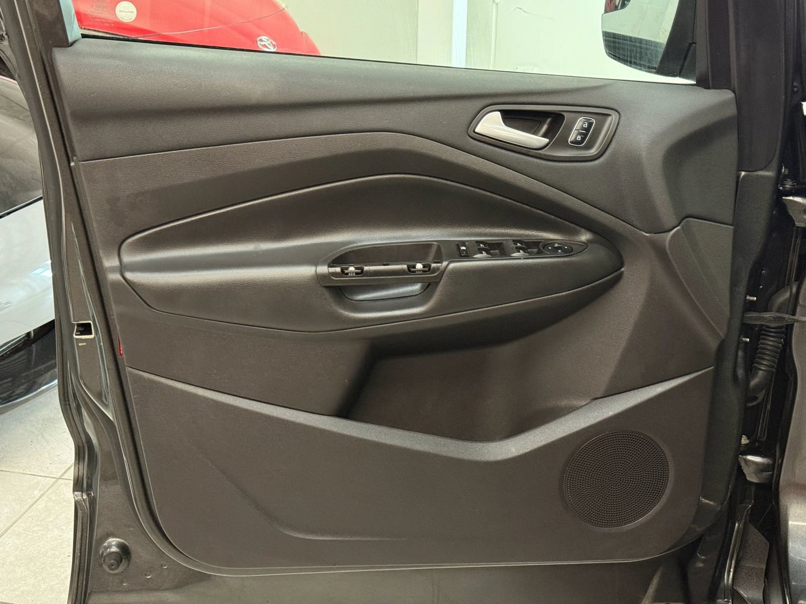 Used 2017 Ford Escape SE AWD/4WD image 16