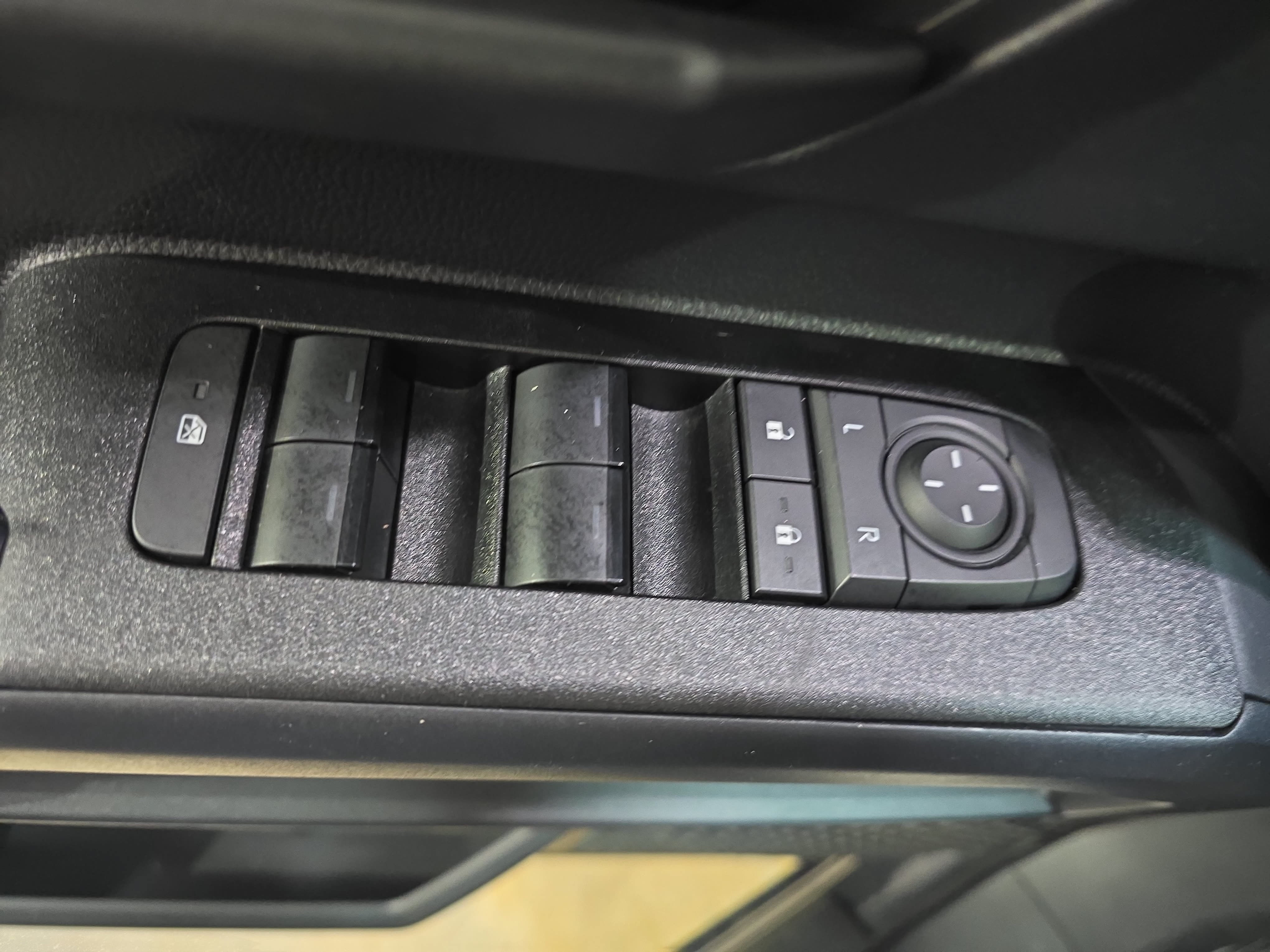 Used 2025 Toyota 4Runner SR5 AWD/4WD image 25