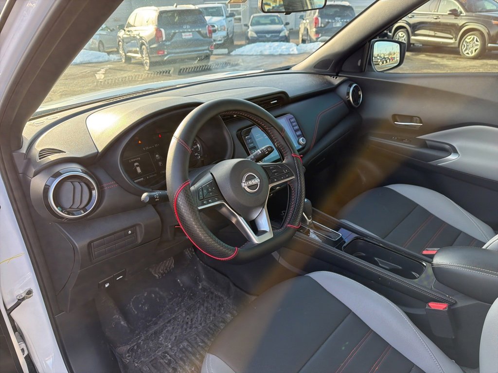 Used 2024 Nissan Kicks SR w/ SR Premium Package image 10