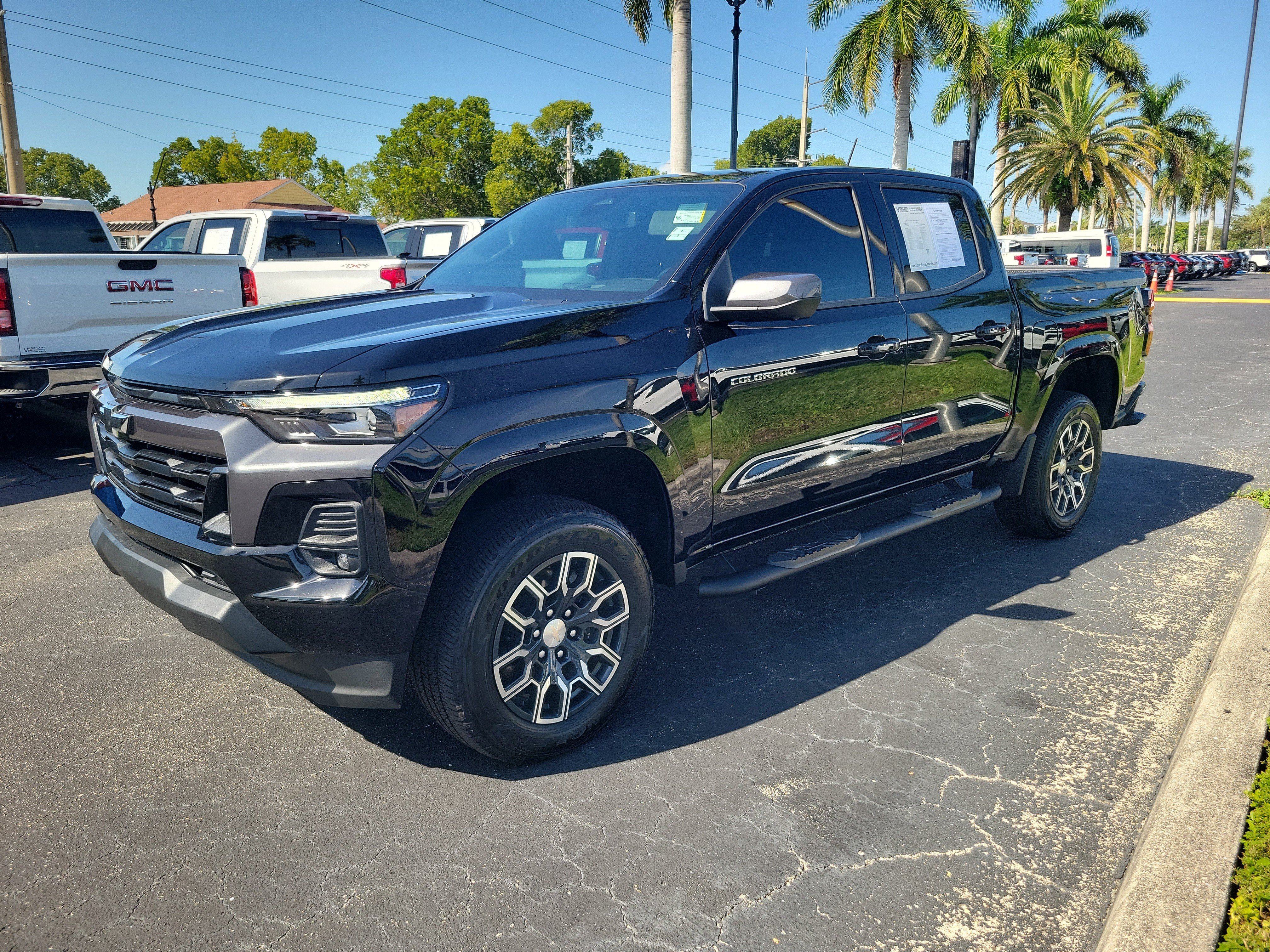 Used 2023 Chevrolet Colorado LT w/ LT Convenience Package III RWD image 2