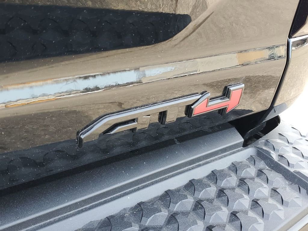 New 2025 GMC Canyon AT4 w/ Nightfall Edition image 33