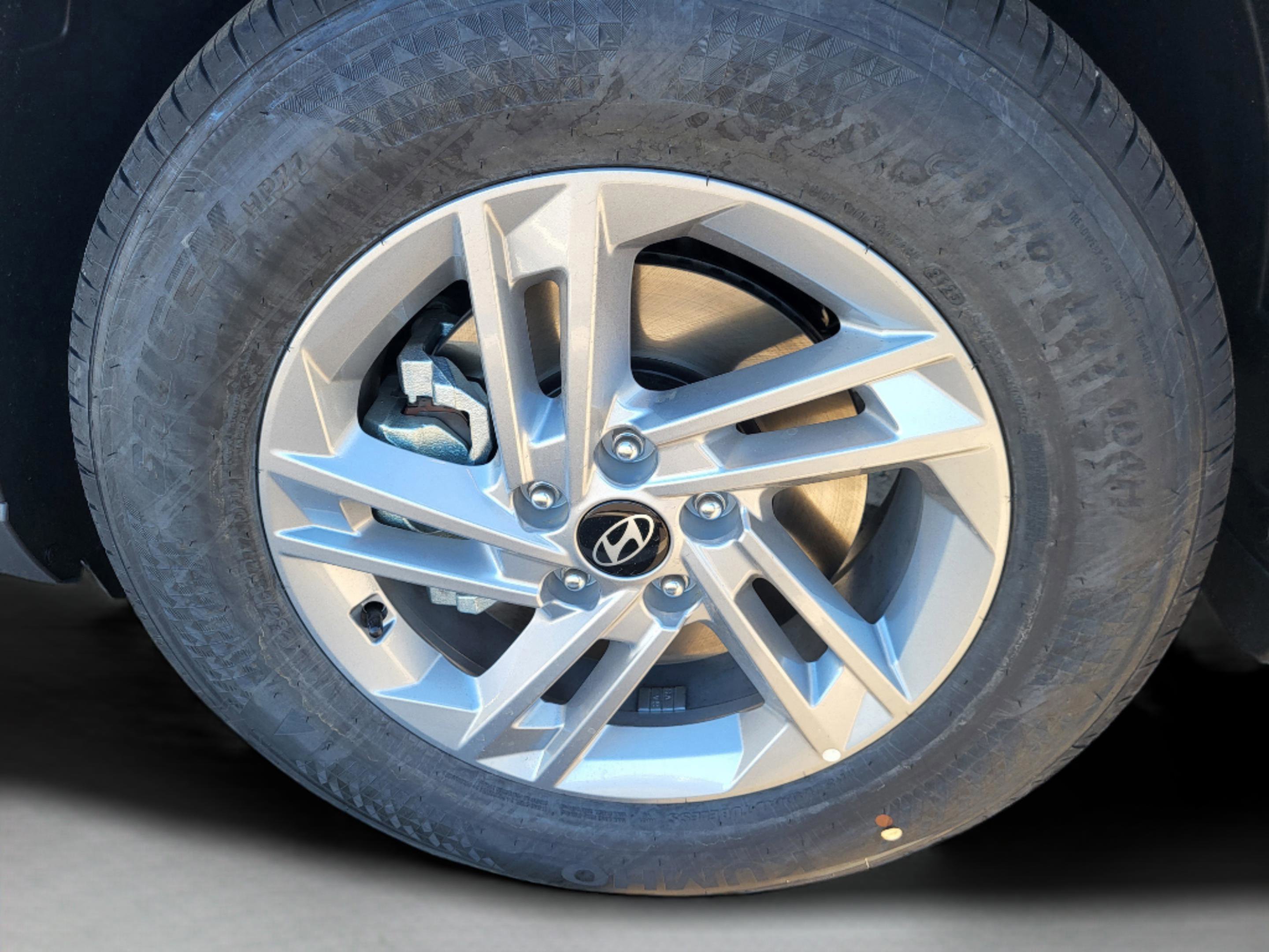 New 2026 Hyundai Tucson SE image 12