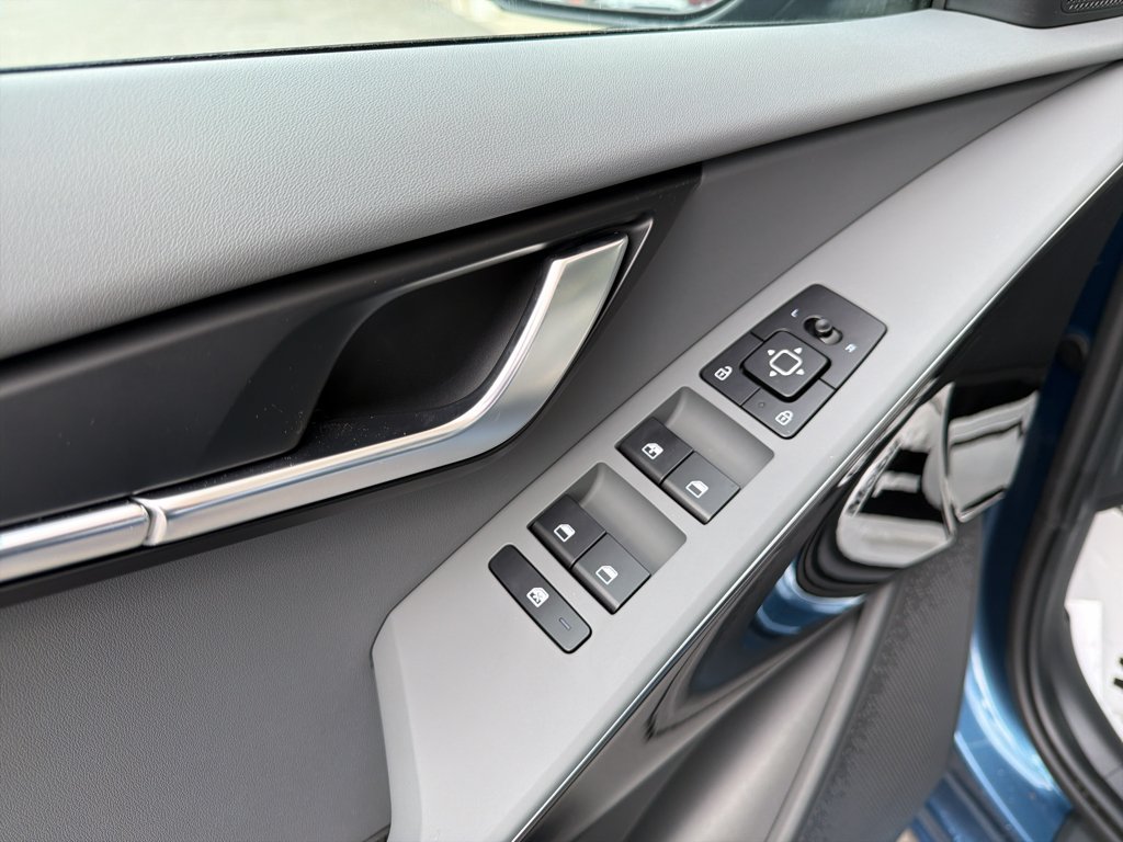 New 2026 Kia Niro EX FWD image 18