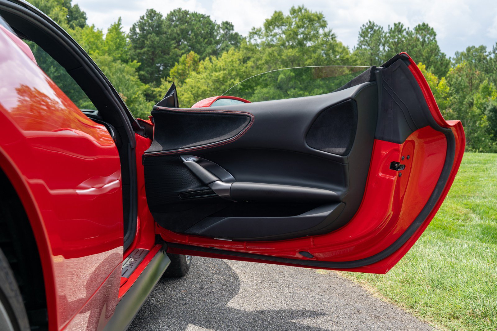 Used 2022 Ferrari SF90 Stradale AWD/4WD image 46