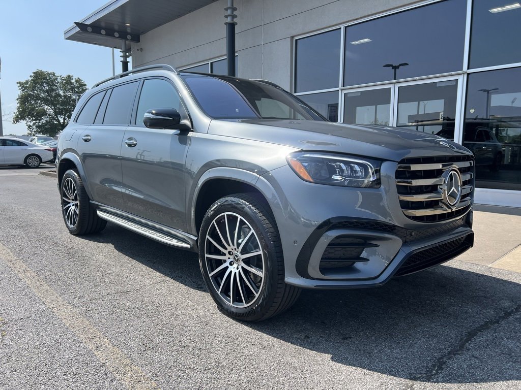 New 2026 Mercedes-Benz GLS 580 4MATIC image 3