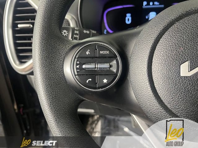 Used 2025 Kia Soul LX FWD image 16