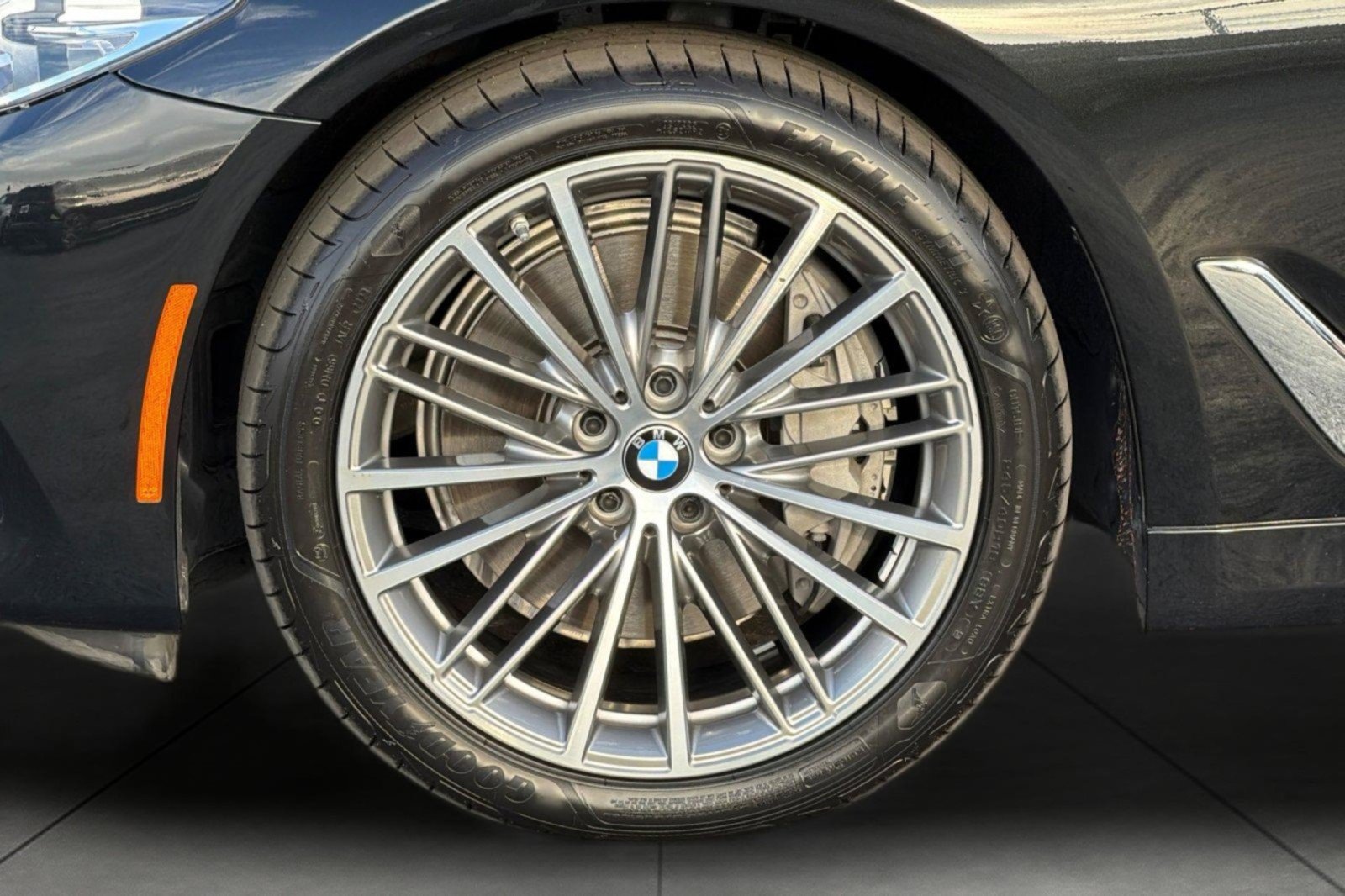 Used 2020 BMW 540i w/ Premium Package RWD image 25