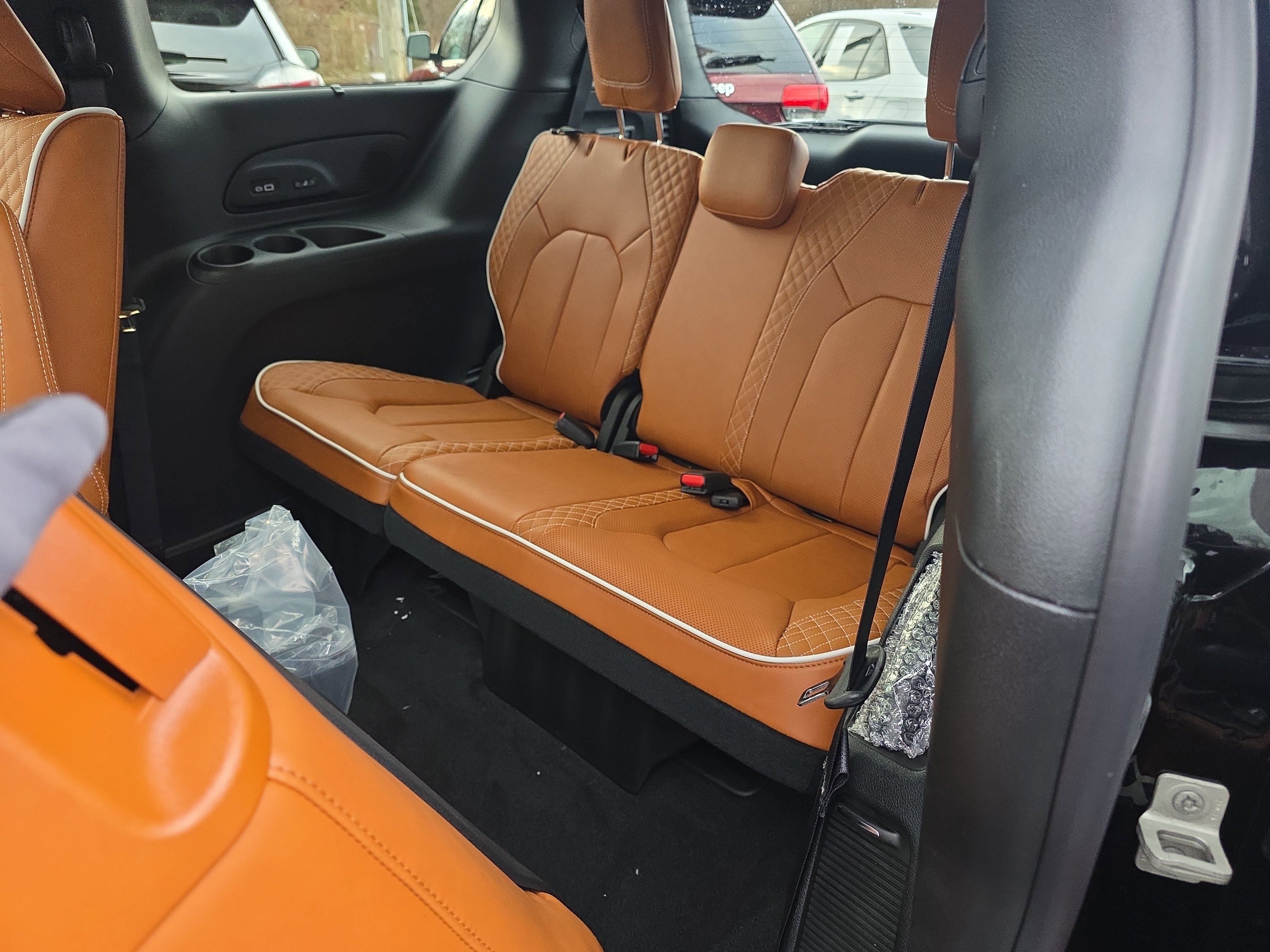 New 2026 Chrysler Pacifica Pinnacle image 17