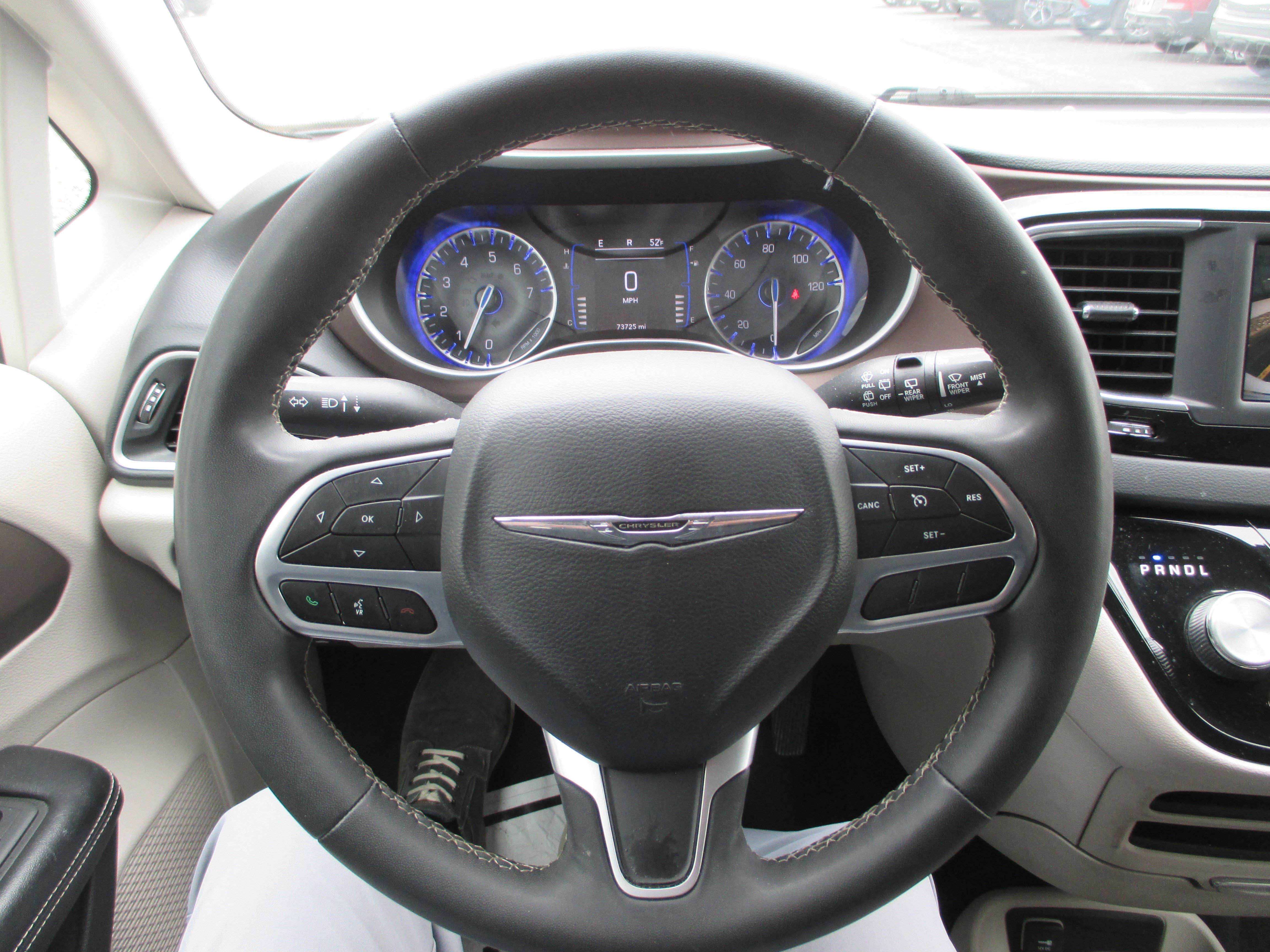Used 2022 Chrysler Voyager LX FWD image 19
