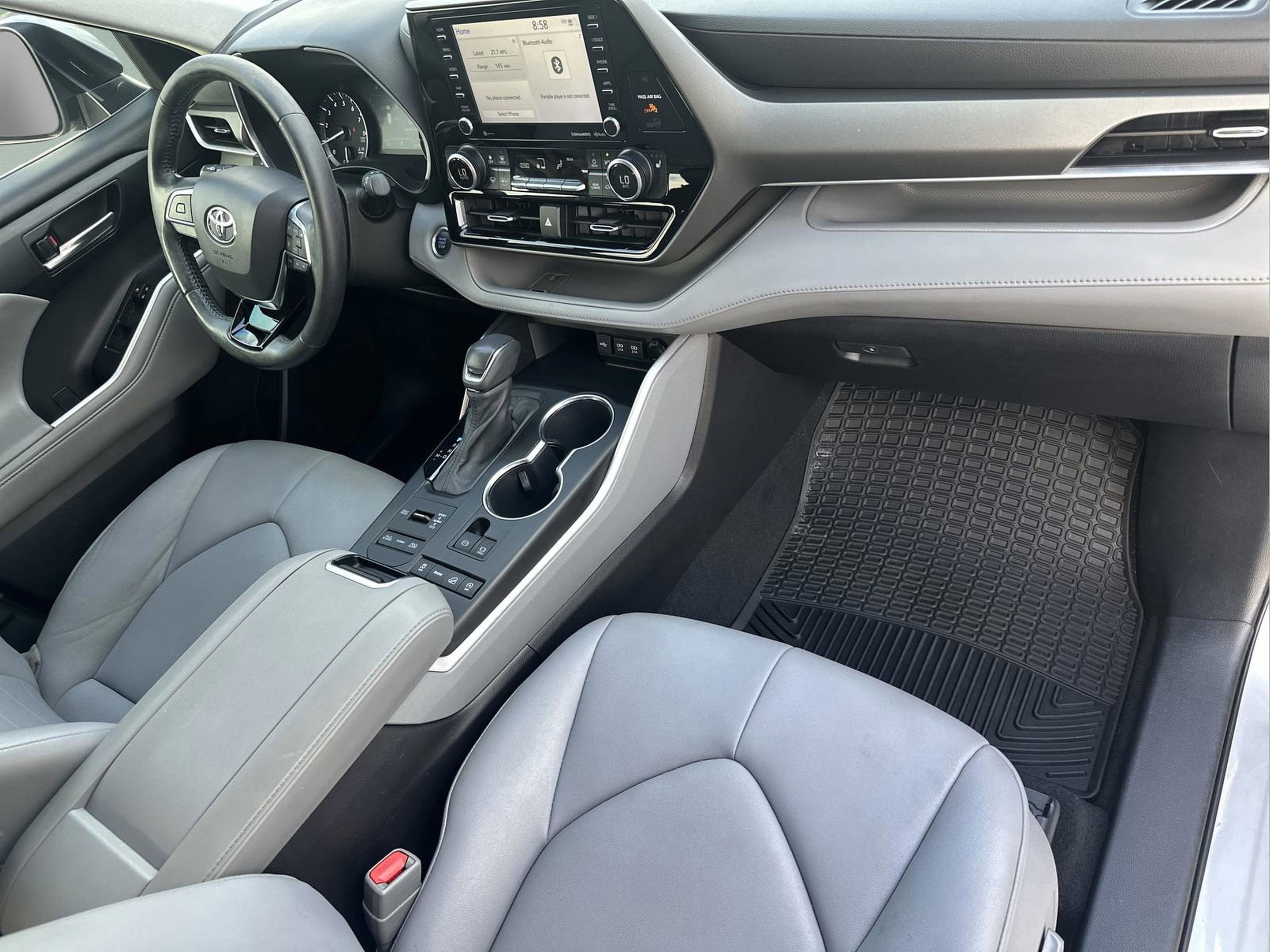 Used 2021 Toyota Highlander XLE image 19