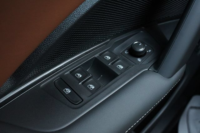 New 2026 Volkswagen Tiguan SEL R-Line AWD/4WD image 8
