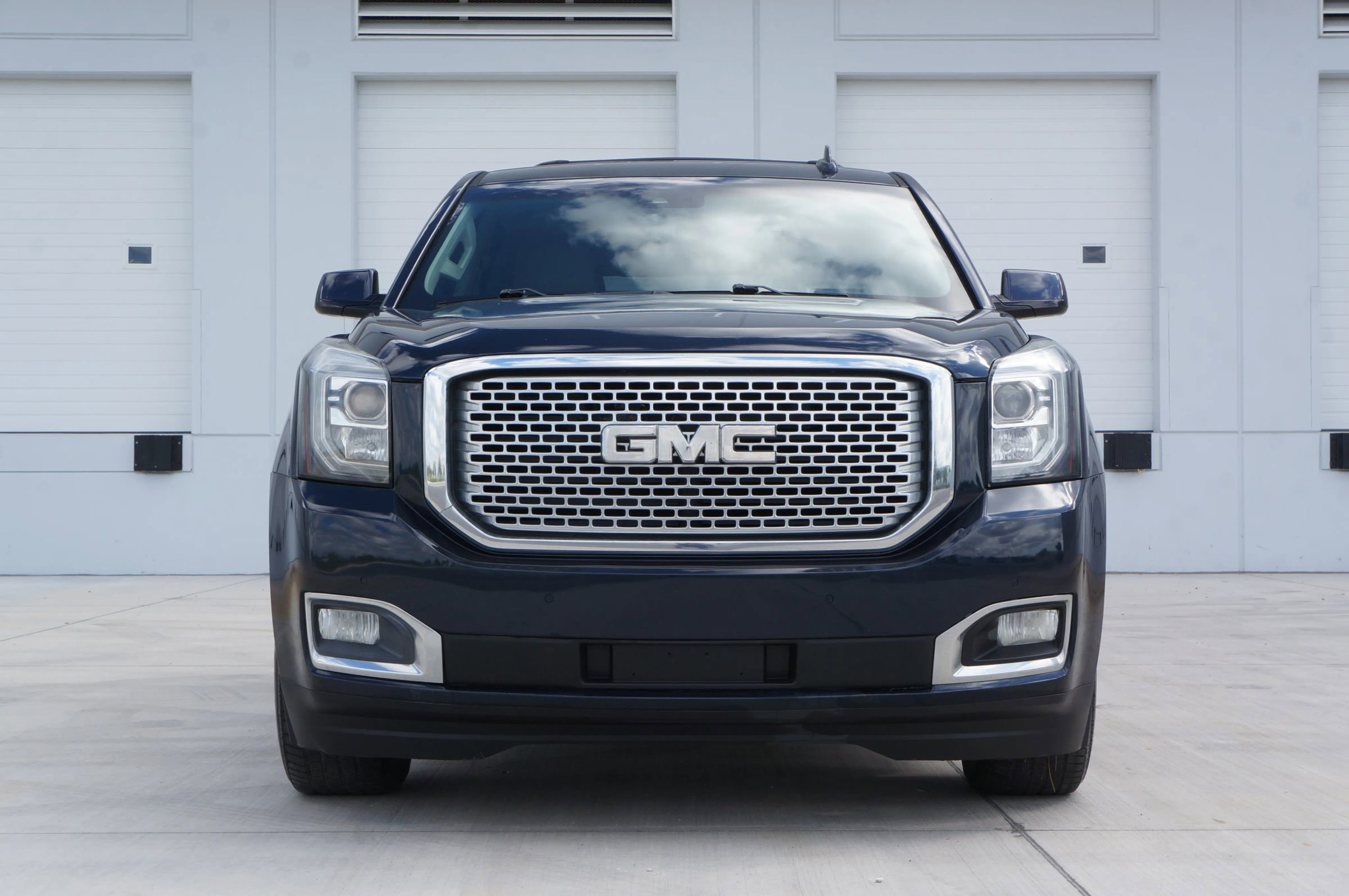 Used 2017 GMC Yukon Denali w/ Open Road Package image 3