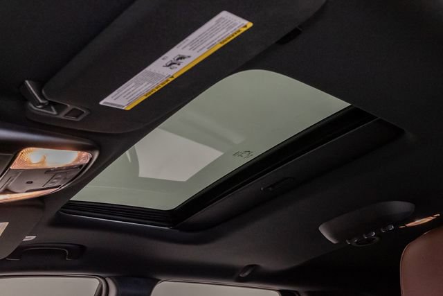 Used 2025 Dodge Durango R/T AWD/4WD image 9