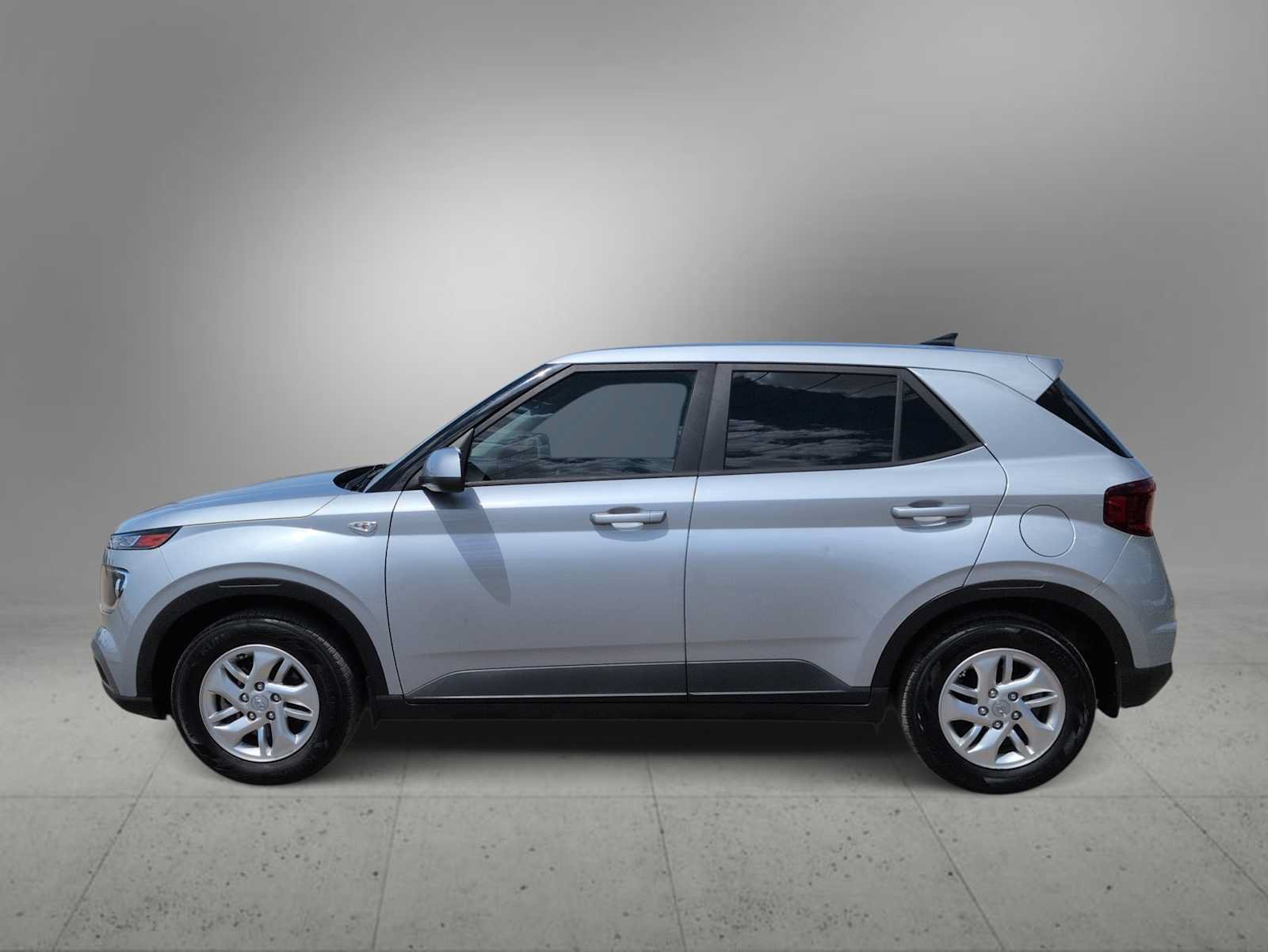 Certified 2021 Hyundai Venue SE FWD image 5