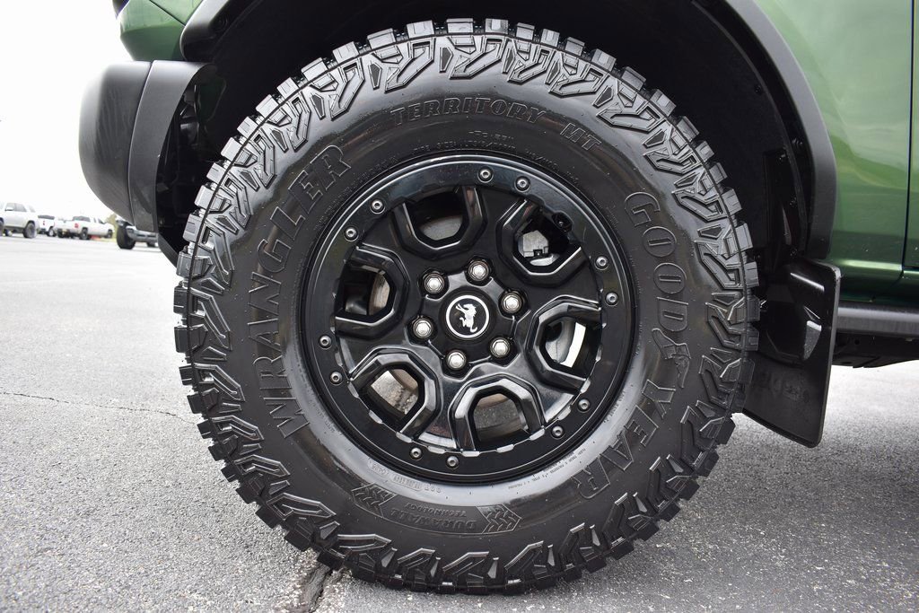 Used 2023 Ford Bronco Wildtrak image 17