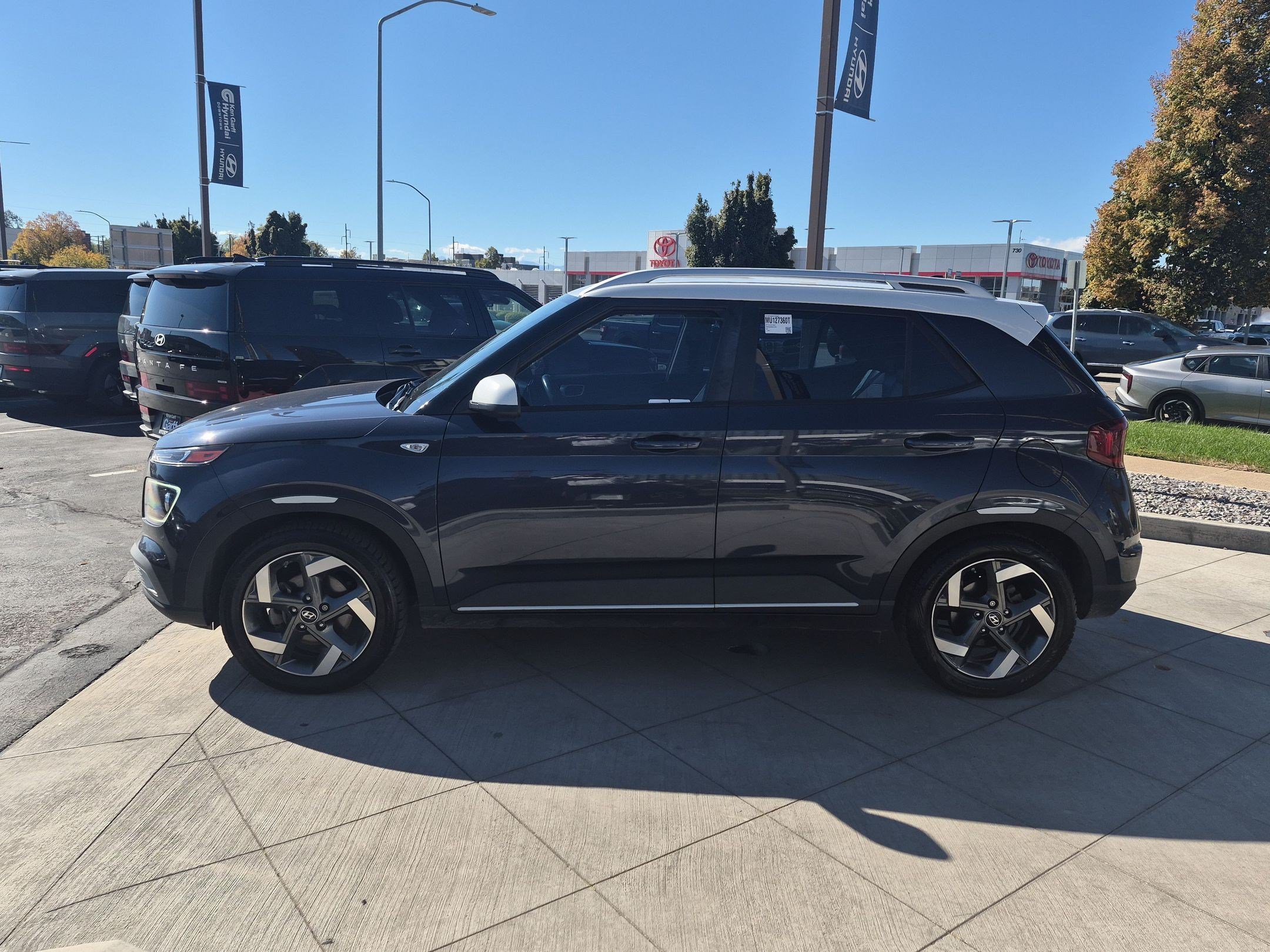Used 2021 Hyundai Venue FWD image 8