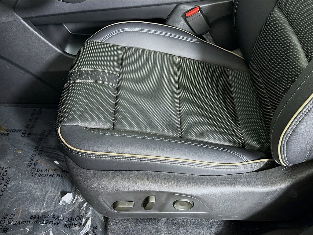 Certified 2025 Chevrolet Traverse High Country w/ LPO, Floor Liner Package image 20