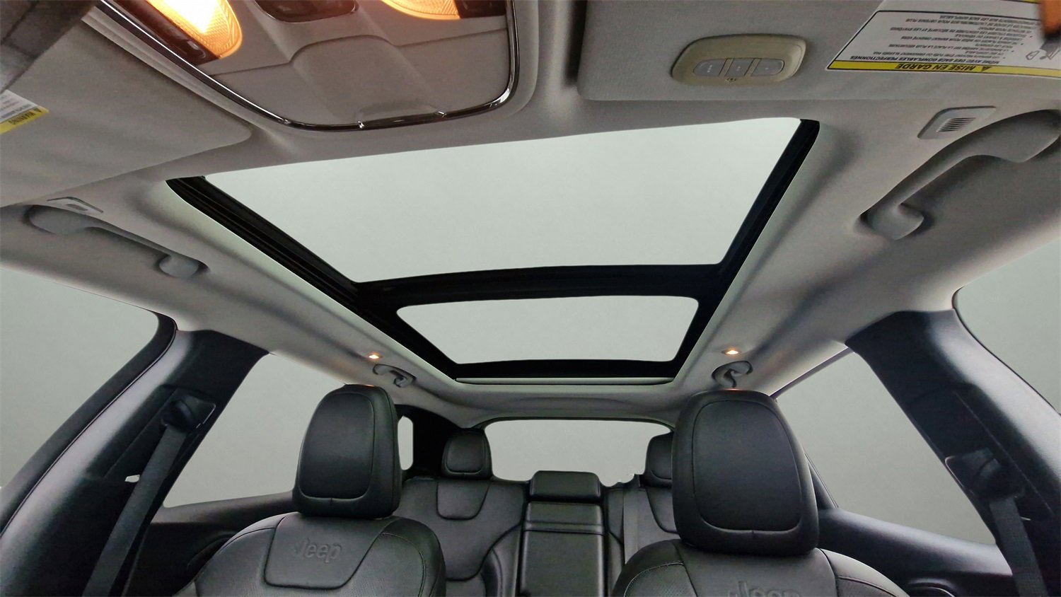 Used 2019 Jeep Cherokee Limited image 22