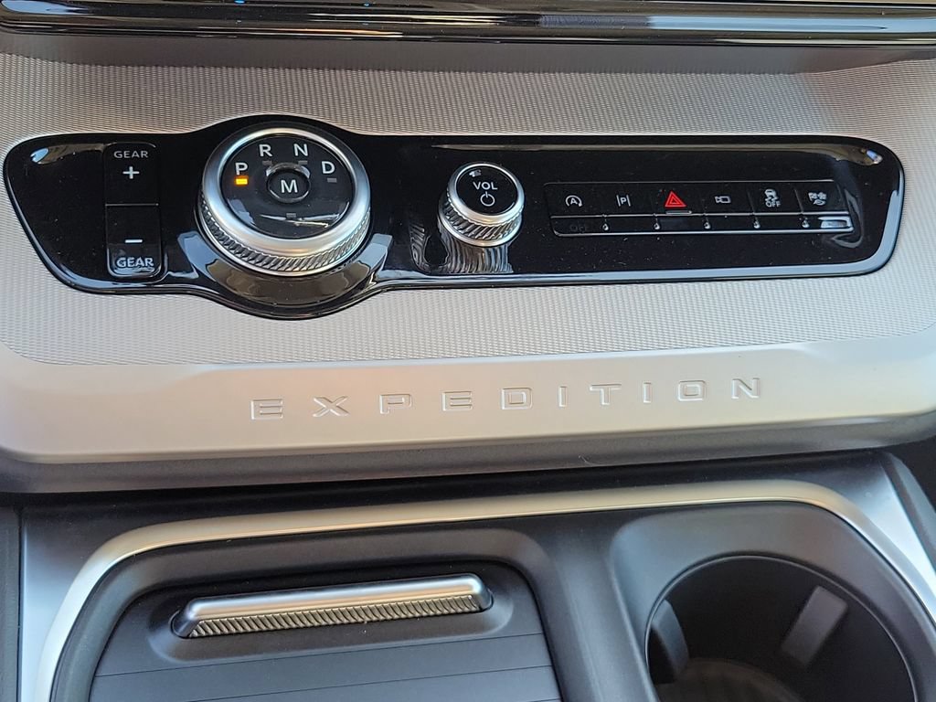 New 2025 Ford Expedition Active RWD image 31