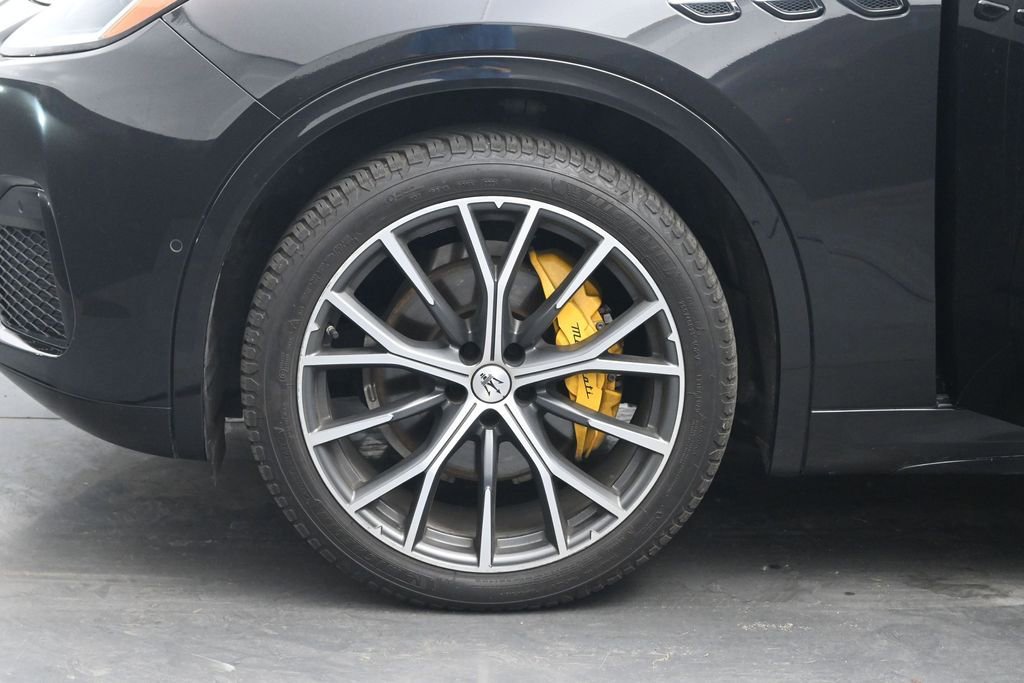 Used 2023 Maserati Grecale Modena AWD/4WD image 28