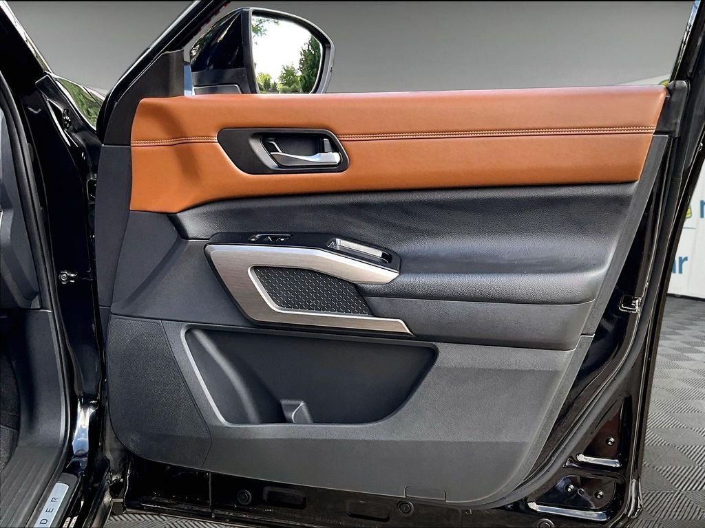 Certified 2023 Nissan Pathfinder Platinum AWD/4WD image 12
