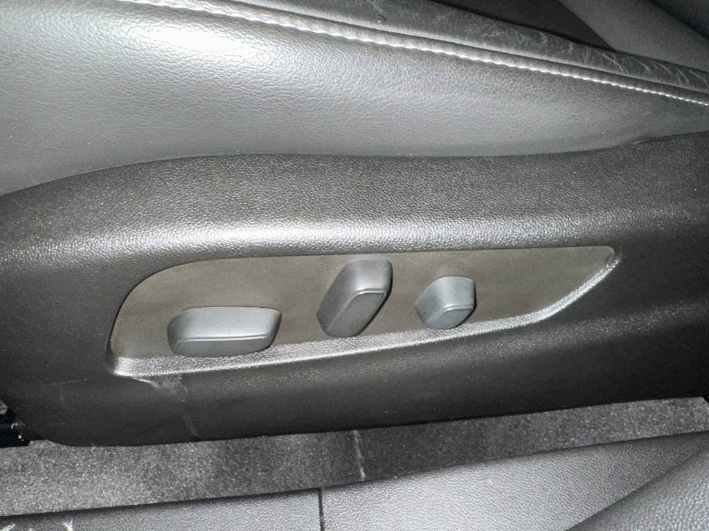 Certified 2022 Cadillac XT4 Premium Luxury w/ Enhanced Visibility Package image 11