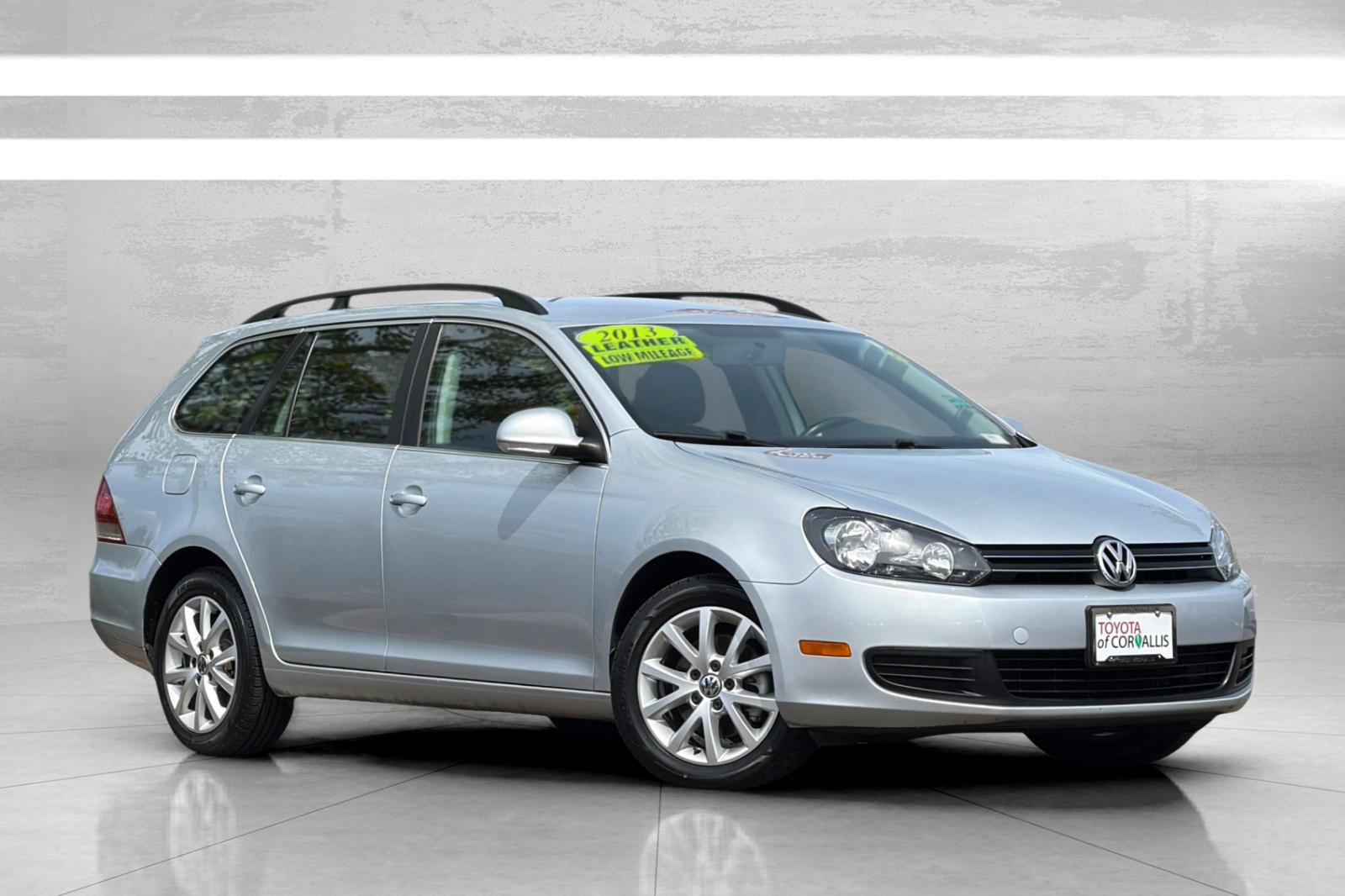 Used 2013 Volkswagen Jetta SE FWD image 2